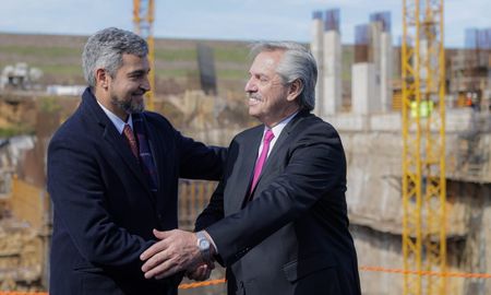 El Presidente recorrió, junto a su par paraguayo, Mario Abdo Benitez, las obras de ampliación de la represa binacional de Yacyretá. El Presidente recorrió, junto a su par paraguayo, Mario Abdo Benitez, las obras de ampliación de la represa binacional de Yacyretá.