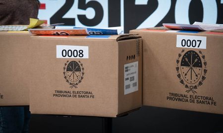estas son las urnas donde vas a poner tus votos el 13 de abril estas son las urnas donde vas a poner tus votos el 13 de abril