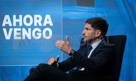 El gobernador Maximiliano Pullaro y el ministro Lisandro Enrico, en los estudios de AIRE a un año del inicio de la gestión. El gobernador Maximiliano Pullaro y el ministro Lisandro Enrico, en los estudios de AIRE a un año del inicio de la gestión.