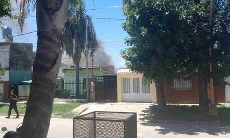 otro incendio en santa fe: se prendio fuego una casa en alvear al 7400 otro incendio en santa fe: se prendio fuego una casa en alvear al 7400
