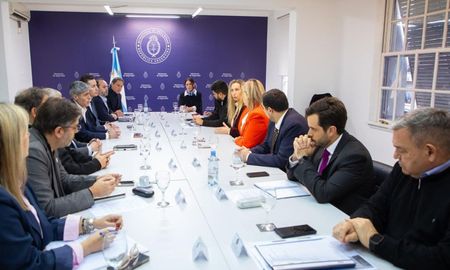 En ese marco, se informó que el próximo domingo llegará a la Argentina una comisión de trabajo de la Santa Sede.