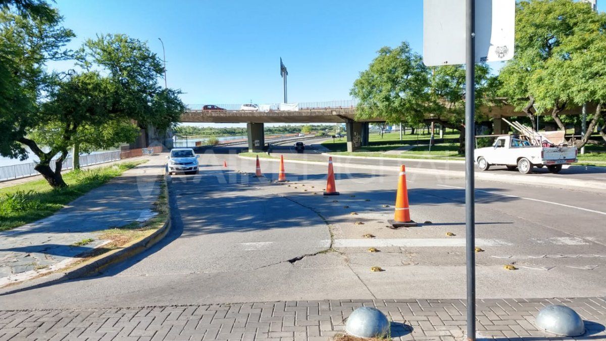 El corte es a causa de un videoclip que graba el Coro Municipal de Santa Fe. 