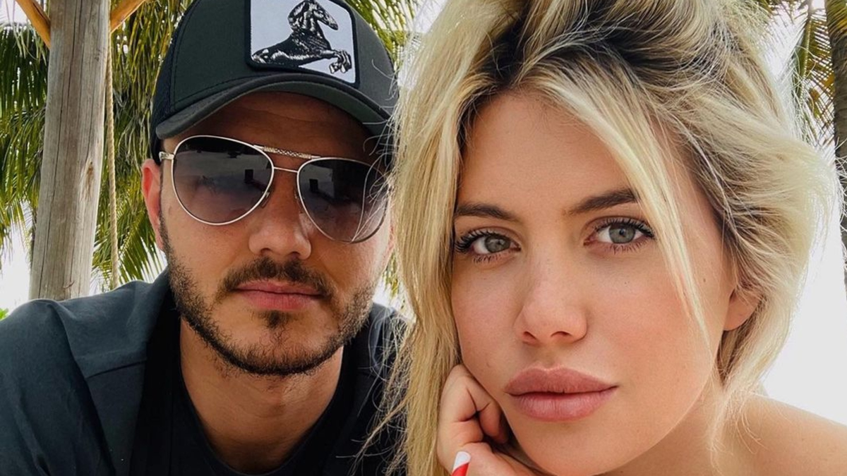 Mauro Icardi publicó una foto de Wanda Nara en bombacha y lo destrozaron en la red