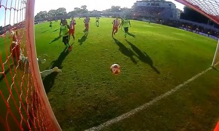 Maxi Rodríguez reventó el travesaño y Unión se salvó. Barracas Central estuvo a punto de ponerse nuevamente en ventaja. Maxi Rodríguez reventó el travesaño y Unión se salvó. Barracas Central estuvo a punto de ponerse nuevamente en ventaja.