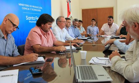 El encuentro de la Comisión Provincial de Emergencia Agropecuaria fue encabezado por el ministro Costamagna. El encuentro de la Comisión Provincial de Emergencia Agropecuaria fue encabezado por el ministro Costamagna.