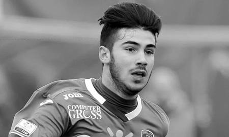 Luto en el fútbol italiano: jugador de la quinta división falleció tras descompensarse en pleno partido. Luto en el fútbol italiano: jugador de la quinta división falleció tras descompensarse en pleno partido.