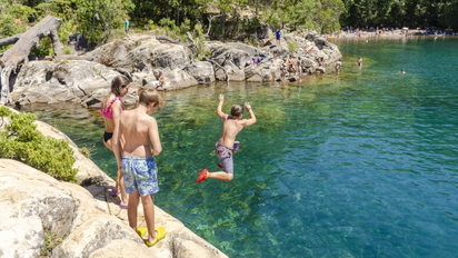 Escapada a Playa de Yuco, un destino escondido en Neuquén con arena blanca y aguas turquesas