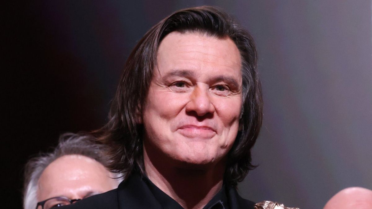 Jim Carrey reapareció en Francia y despertó todo tipo de sospechas entre sus fanáticos.