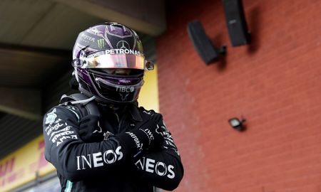Lewis Hamilton no para acumular victorias y está a solo dos triunfos de igualar el récord de GP ganados por Michael Schumacher. Lewis Hamilton no para acumular victorias y está a solo dos triunfos de igualar el récord de GP ganados por Michael Schumacher.