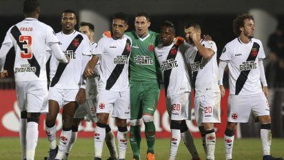 El Vasco da Gama de Cano y Benítez confirmó 16 casos de coronavirus en el club