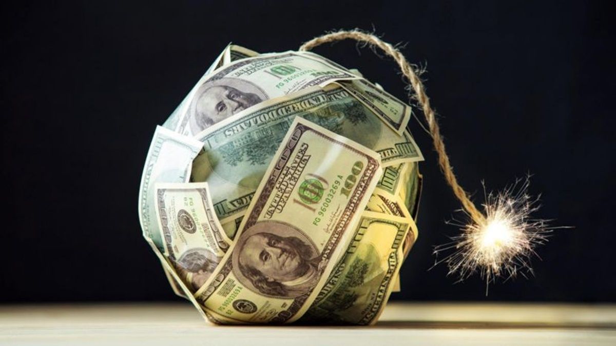 Quiénes serían los verdaderos responsables de impulsar el salto del dólar, según el Gobierno