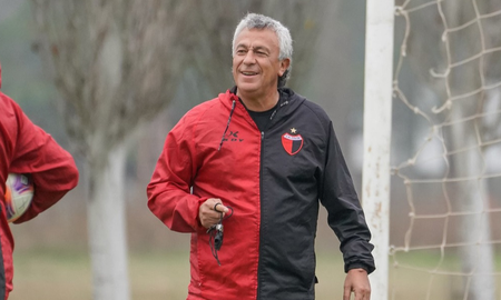 Néstor Gorosito y una polémica frase tras el descenso de Colón. Néstor Gorosito y una polémica frase tras el descenso de Colón.