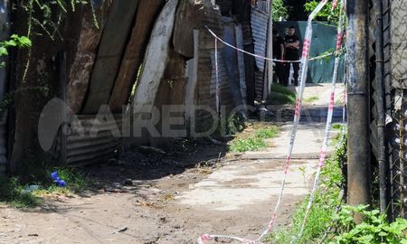 Una de las víctimas fue ejecutada dentro de su vivienda, mientras que la otra fue atacada en un pasillo de calle Sabín al 1400 de Rosario. Una de las víctimas fue ejecutada dentro de su vivienda, mientras que la otra fue atacada en un pasillo de calle Sabín al 1400 de Rosario.