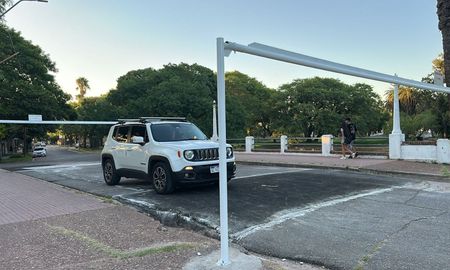 puente del parque juan de garay: se habilito el paso pero unicamente para transito liviano puente del parque juan de garay: se habilito el paso pero unicamente para transito liviano