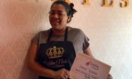 Daniela González (35) familiares y allegados pidieron justicia y la pronta detención de su pareja, Diego Hugo Insaurralde Daniela González (35) familiares y allegados pidieron justicia y la pronta detención de su pareja, Diego Hugo Insaurralde