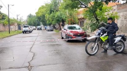 Encontraron muerto a un niño de 10 años en su casa y un adolescente de 16 años se entregó a la Policía