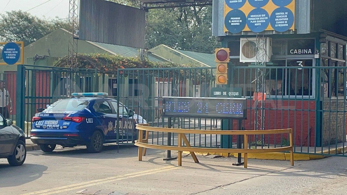 El momento en que policía ingresaba al Mercado. El momento en que policía ingresaba al Mercado.