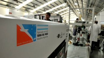 Tierra del Fuego asegura empleo y producción en la industria electrónica tras un acuerdo entre empresas y trabajadores.