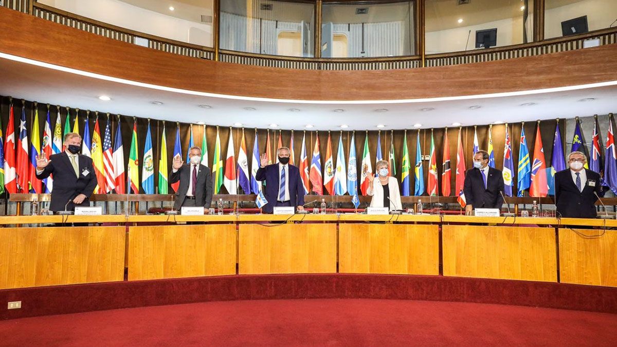 “La pandemia es mucho más que una enfermedad", dijo Alberto Fernández en Chile.