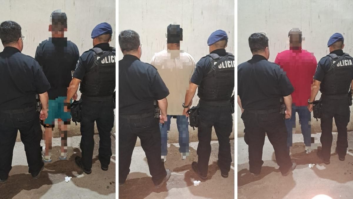 Fueron detenidos tres hombres. Fueron detenidos tres hombres.