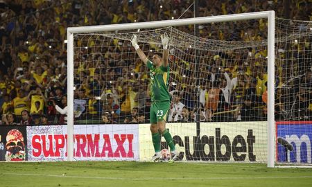 El Dibu Martínez explotó de la bronca tras la derrota de Argentina contra Ecuador: Los árbitros... El Dibu Martínez explotó de la bronca tras la derrota de Argentina contra Ecuador: Los árbitros...