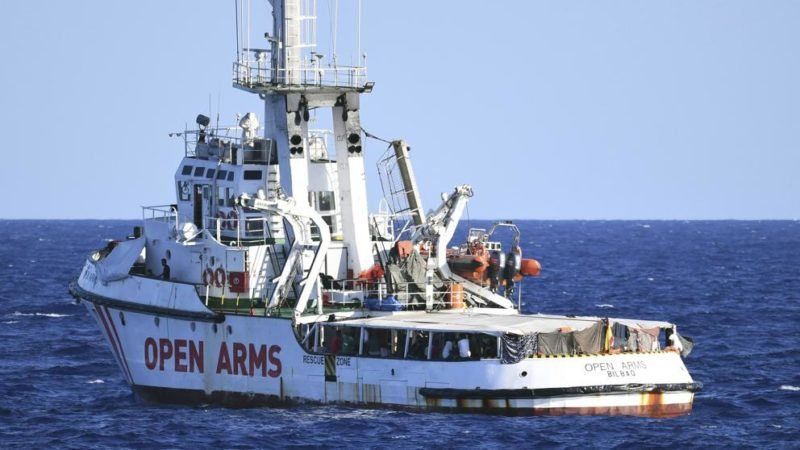España envió un buque militar para rescatar a los migrantes del Open Arms