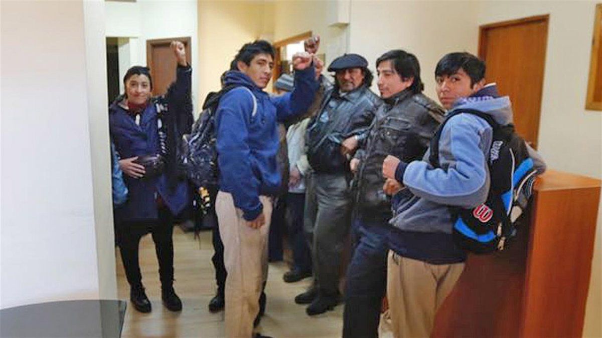 Reclamo de los jueces federales a los mapuches por la toma del tribunal de Esquel