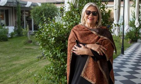 Elisa Carrió vive en la localidad bonaerense de Capilla del Señor, la cual queda a unos 82 kilómetros de la ciudad de Buenos Aires. Elisa Carrió vive en la localidad bonaerense de Capilla del Señor, la cual queda a unos 82 kilómetros de la ciudad de Buenos Aires.