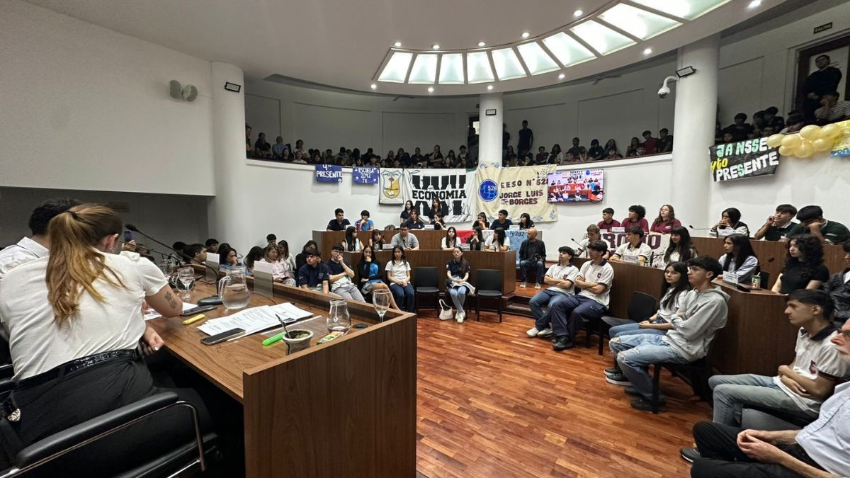 La instancia que tiene como uno de los objetivos principales acercar a la actividad legislativas propuestas generadas a través de la participación ciudadana. La instancia que tiene como uno de los objetivos principales acercar a la actividad legislativas propuestas generadas a través de la participación ciudadana.
