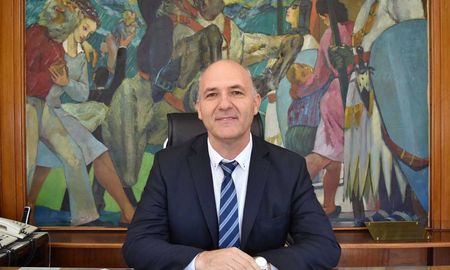 Guillermo Carmona planteó ante la Unión Europea la necesidad de reanudar negociaciones en torno a Malvinas. Guillermo Carmona planteó ante la Unión Europea la necesidad de reanudar negociaciones en torno a Malvinas.