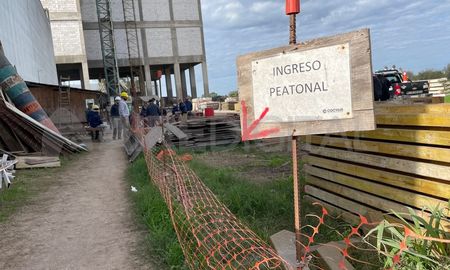 Los obreros trabajaban en la obra de ampliación de una fábrica de lácteos ubicada a metros de la Ruta Nacional 11.