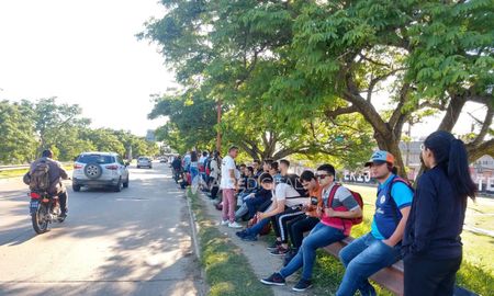 colon rumbo a la final de la sudamericana: en el tercer dia de canje de entradas, la fila se extendio hasta cilsa colon rumbo a la final de la sudamericana: en el tercer dia de canje de entradas, la fila se extendio hasta cilsa