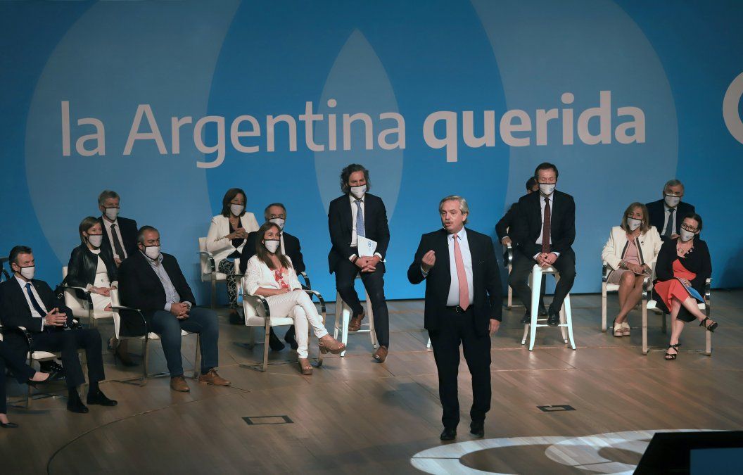 El presidente Fernández anunció la creación del Consejo Económico y Social frente a Gobernadores
