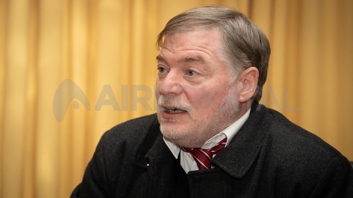 El doctor Ricardo Escowich, organizador del evento y presidente del Congreso del Litoral, se mostró agradecido por la presencia de su colega Eduardo de Santibañes en el evento.