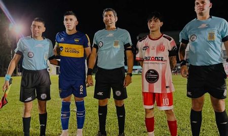 Se disputó la cuarta fecha de la Liga Reconquitense de Fútbol. Foto: prensa Alumni. Se disputó la cuarta fecha de la Liga Reconquitense de Fútbol. Foto: prensa Alumni.