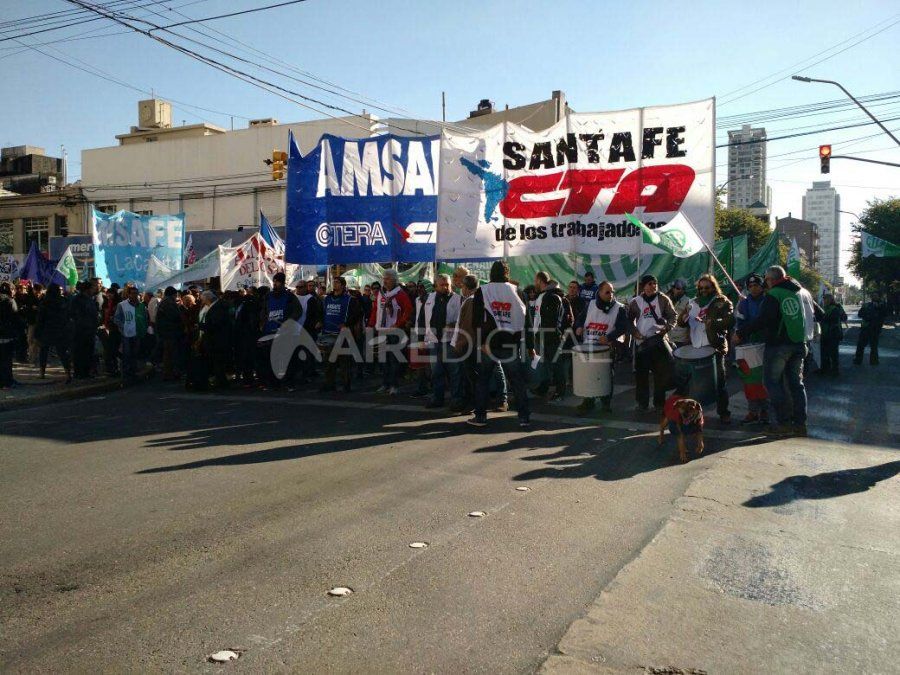 La CTA marchó junto a gremios y asociaciones civiles