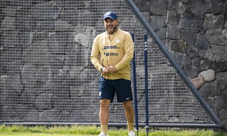 Antonio Mohamed comenzó su ciclo en Pumas de México y sorprendió con la inclusión que hizo en su cuerpo técnico. Antonio Mohamed comenzó su ciclo en Pumas de México y sorprendió con la inclusión que hizo en su cuerpo técnico.
