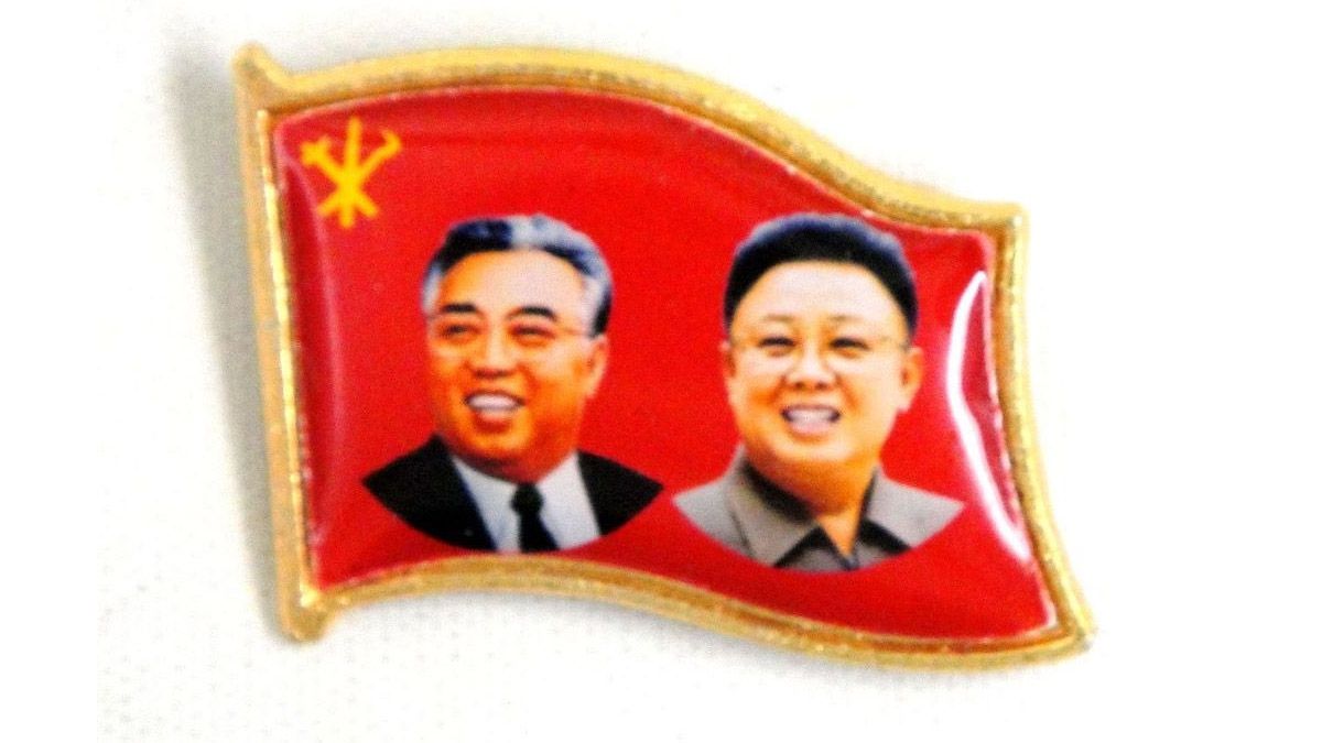 El pin de Kim Jong-un que deben usar obligatoriamente