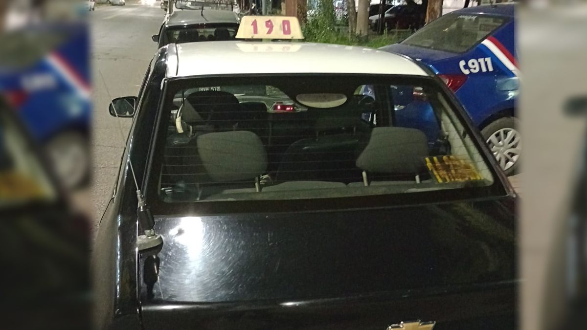 El taxista, tras sufrir el robo, fue hasta la Seccional Octava a denunciar lo ocurrido.