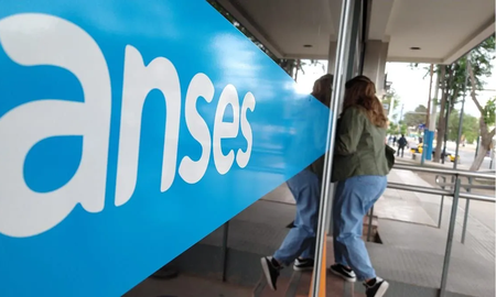Quiénes cobran este miércoles 8 de noviembre el bono de ANSES. Quiénes cobran este miércoles 8 de noviembre el bono de ANSES.