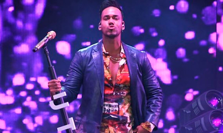 Este documental y concierto es una carta de amor al género, inspirada en el álbum Utopía de Romeo. Con actuaciones sorpresa de Cardi B y Aventura, el concierto es una celebración única de la cultura latina y un momento decisivo en la historia de la música latina. Este documental y concierto es una carta de amor al género, inspirada en el álbum Utopía de Romeo. Con actuaciones sorpresa de Cardi B y Aventura, el concierto es una celebración única de la cultura latina y un momento decisivo en la historia de la música latina.