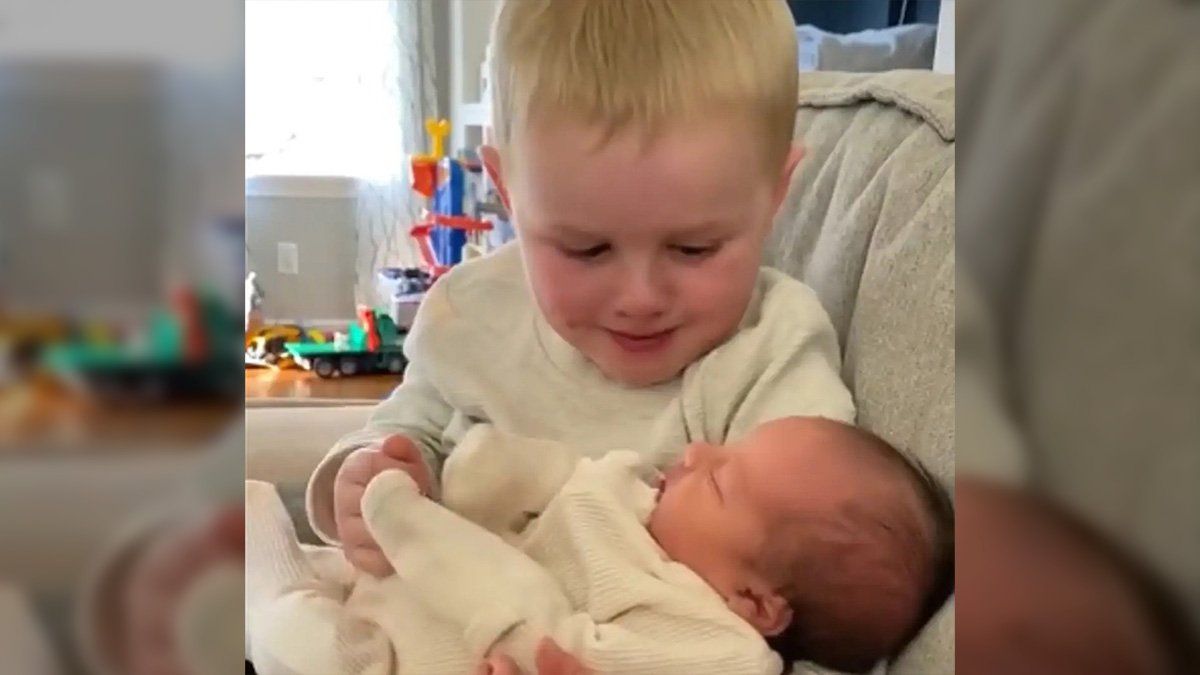 El clip se volvió rápidamente viral en la red social Twitter.