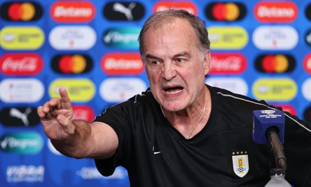 El tenso cruce de Marcelo Bielsa con un periodista en conferencia de prensa: No tenemos nada que hablar El tenso cruce de Marcelo Bielsa con un periodista en conferencia de prensa: No tenemos nada que hablar