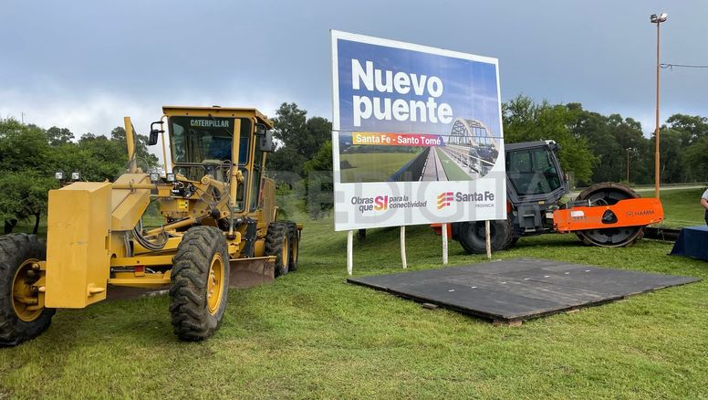 Las voces de las autoridades que participaron de la firma del contrato del puente Santa Fe – Santo Tomé