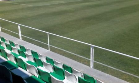 Un club de fútbol del ascenso de Argentina podría cerrar sus puertas. Un club de fútbol del ascenso de Argentina podría cerrar sus puertas.