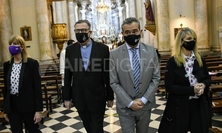 El intendente de Rosario en la ceremonia religiosa por el día de la ciudad que se celebra este miércoles El intendente de Rosario en la ceremonia religiosa por el día de la ciudad que se celebra este miércoles