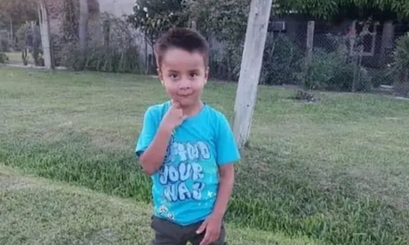 Encontraron una media con sangre en la zona de Corrientes, donde desapareció Loan y analizan si pertenece al niño. Encontraron una media con sangre en la zona de Corrientes, donde desapareció Loan y analizan si pertenece al niño.