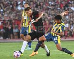 Newells no aprovechó la localía e igualó sin goles con Rosario Central en el clásico por la fecha diez de la Liga Profesional. Newells no aprovechó la localía e igualó sin goles con Rosario Central en el clásico por la fecha diez de la Liga Profesional.