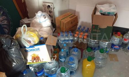 Entre las principales demandas están cremas para las quemaduras, agua, aguas con minerales, caramelos, agujas, jeringas y gasas. Entre las principales demandas están cremas para las quemaduras, agua, aguas con minerales, caramelos, agujas, jeringas y gasas.