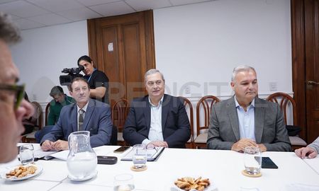 El secretario de Asuntos Penitenciarios de Santa Fe, Walter Gálvez, se reunió con diputados provinciales. El secretario de Asuntos Penitenciarios de Santa Fe, Walter Gálvez, se reunió con diputados provinciales.